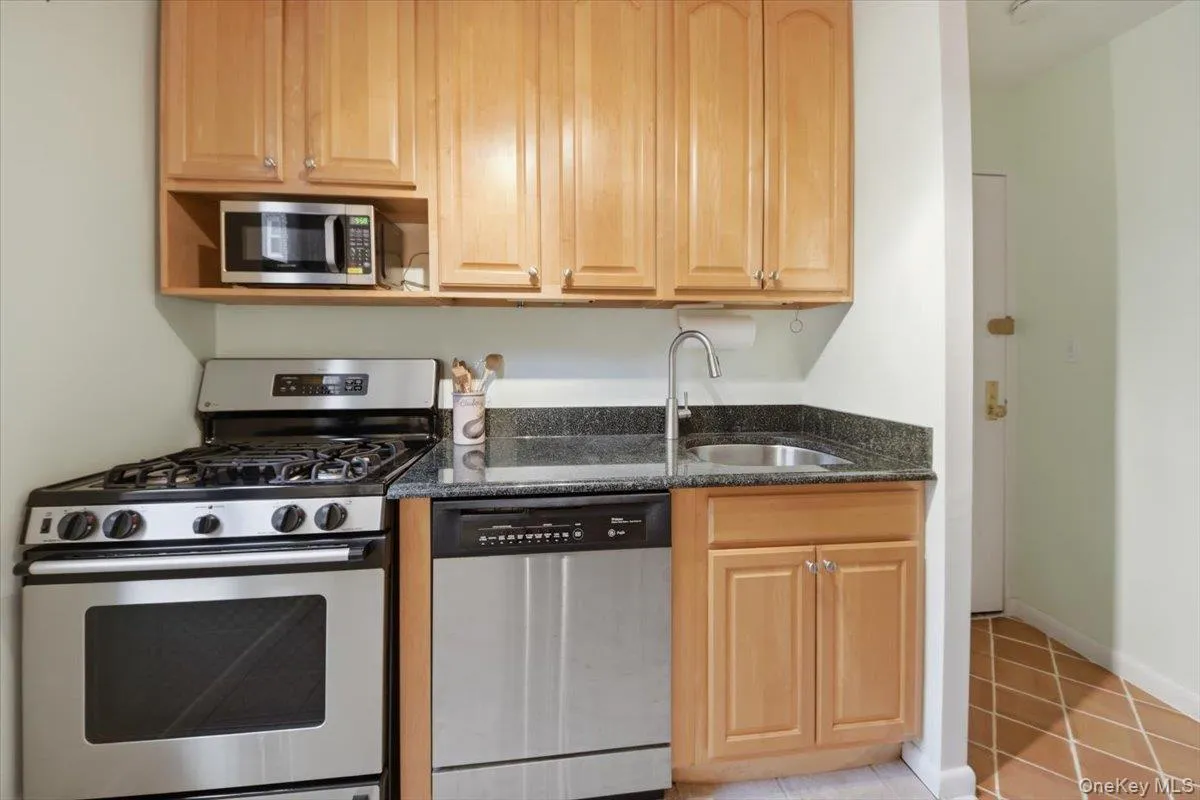 510 Kappock Street, New York, NY, 2 Bedrooms Bedrooms, 6 Rooms Rooms,1 BathroomBathrooms,Residential,For Rent,Kappock,0,1013949 510 Kappock Street, New York, NY, 2 Bedrooms Bedrooms, 6 Rooms Rooms,1 BathroomBathrooms,Residential,For Rent,Kappock,0,1013949