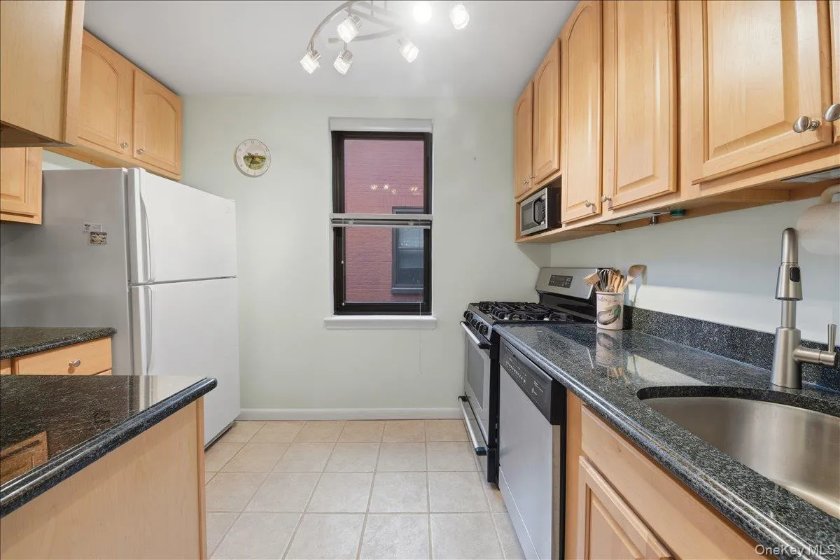 510 Kappock Street, New York, NY, 2 Bedrooms Bedrooms, 6 Rooms Rooms,1 BathroomBathrooms,Residential,For Rent,Kappock,0,1013949 510 Kappock Street, New York, NY, 2 Bedrooms Bedrooms, 6 Rooms Rooms,1 BathroomBathrooms,Residential,For Rent,Kappock,0,1013949