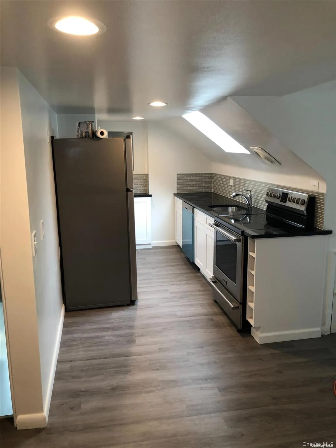 20 10th Street, Oyster Bay, NY, 2 Bedrooms Bedrooms, 4 Rooms Rooms,1 BathroomBathrooms,Residential Lease,For Rent,10th,0,1013957 20 10th Street, Oyster Bay, NY, 2 Bedrooms Bedrooms, 4 Rooms Rooms,1 BathroomBathrooms,Residential Lease,For Rent,10th,0,1013957