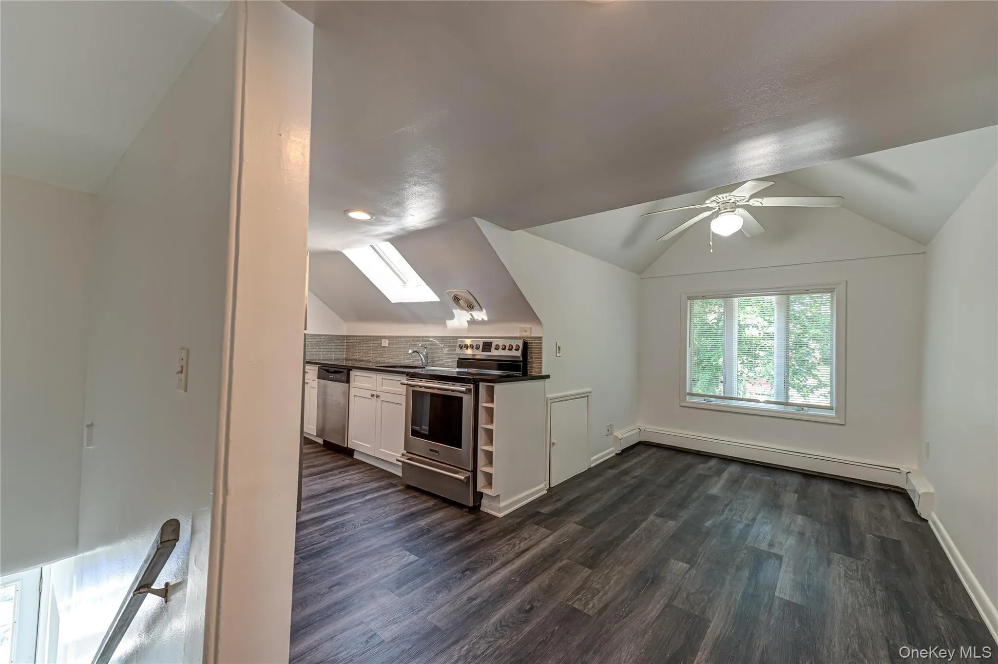 20 10th Street, Oyster Bay, NY, 2 Bedrooms Bedrooms, 4 Rooms Rooms,1 BathroomBathrooms,Residential Lease,For Rent,10th,0,1013957 20 10th Street, Oyster Bay, NY, 2 Bedrooms Bedrooms, 4 Rooms Rooms,1 BathroomBathrooms,Residential Lease,For Rent,10th,0,1013957