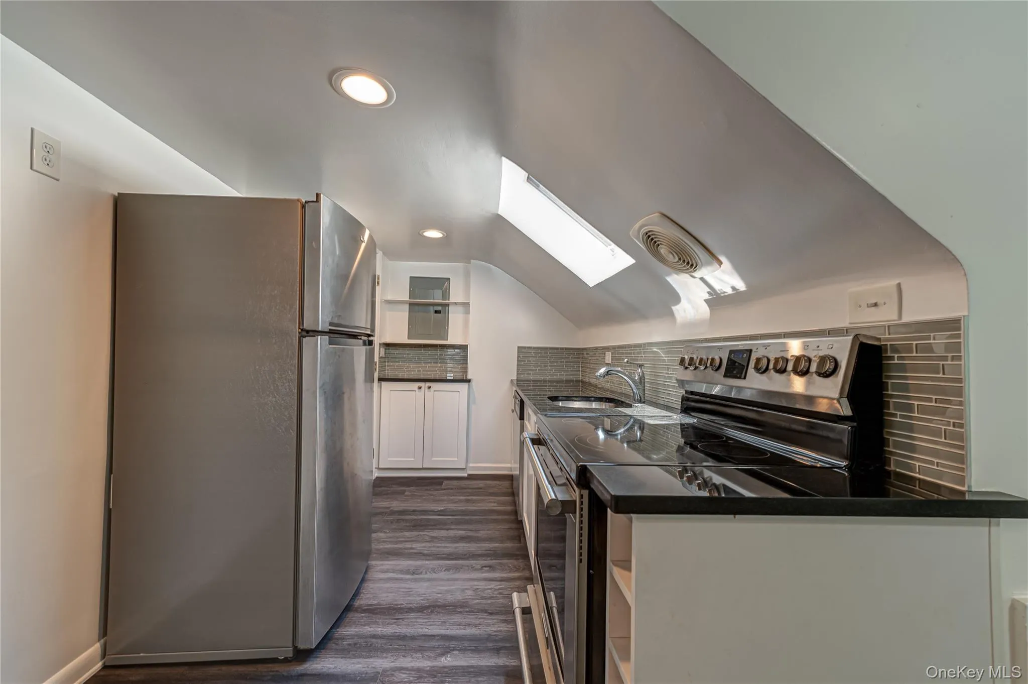 20 10th Street, Oyster Bay, NY, 2 Bedrooms Bedrooms, 4 Rooms Rooms,1 BathroomBathrooms,Residential Lease,For Rent,10th,0,1013957 20 10th Street, Oyster Bay, NY, 2 Bedrooms Bedrooms, 4 Rooms Rooms,1 BathroomBathrooms,Residential Lease,For Rent,10th,0,1013957