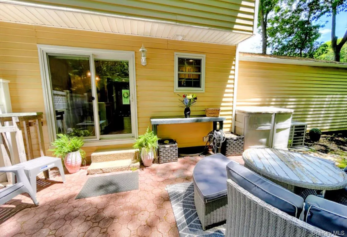 16 Chase Commons, Brookhaven, NY, 2 Bedrooms Bedrooms, 5 Rooms Rooms,1 BathroomBathrooms,Residential,For Rent,Chase,0,1013962 16 Chase Commons, Brookhaven, NY, 2 Bedrooms Bedrooms, 5 Rooms Rooms,1 BathroomBathrooms,Residential,For Rent,Chase,0,1013962