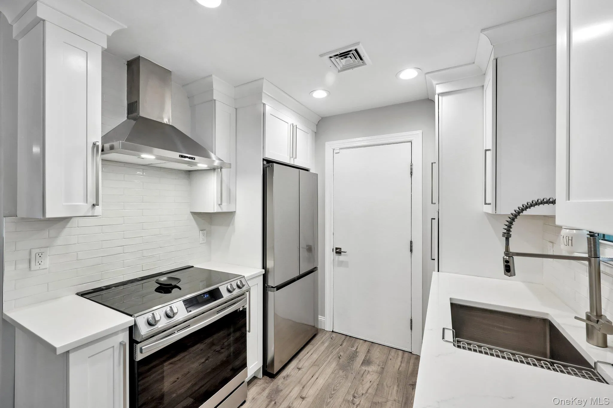 16 Chase Commons, Brookhaven, NY, 2 Bedrooms Bedrooms, 5 Rooms Rooms,1 BathroomBathrooms,Residential,For Rent,Chase,0,1013962 16 Chase Commons, Brookhaven, NY, 2 Bedrooms Bedrooms, 5 Rooms Rooms,1 BathroomBathrooms,Residential,For Rent,Chase,0,1013962