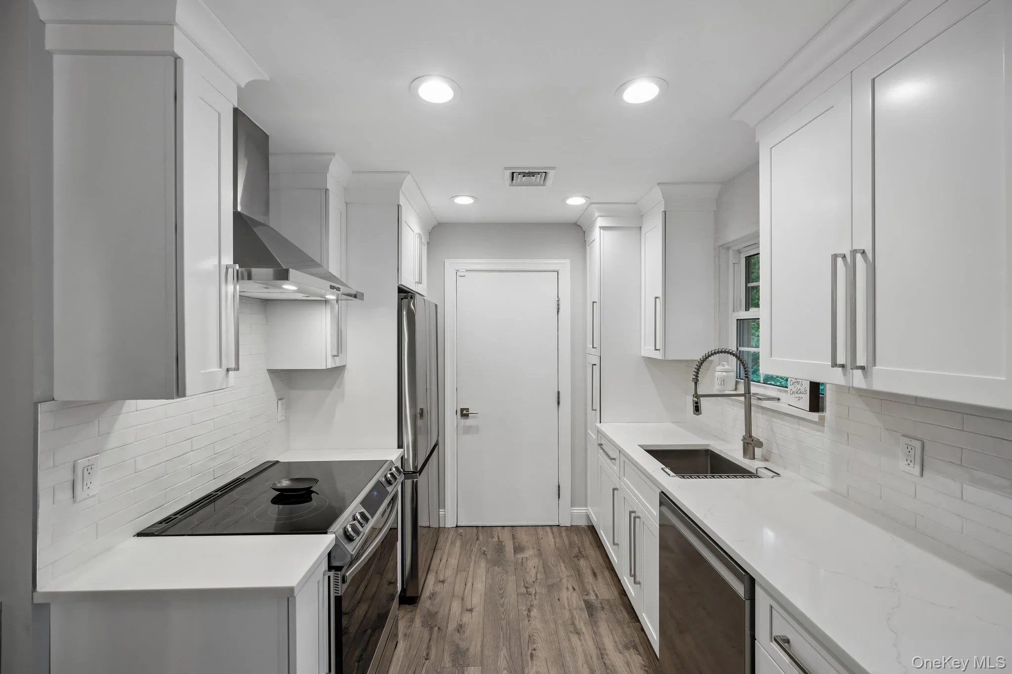 16 Chase Commons, Brookhaven, NY, 2 Bedrooms Bedrooms, 5 Rooms Rooms,1 BathroomBathrooms,Residential,For Rent,Chase,0,1013962 16 Chase Commons, Brookhaven, NY, 2 Bedrooms Bedrooms, 5 Rooms Rooms,1 BathroomBathrooms,Residential,For Rent,Chase,0,1013962