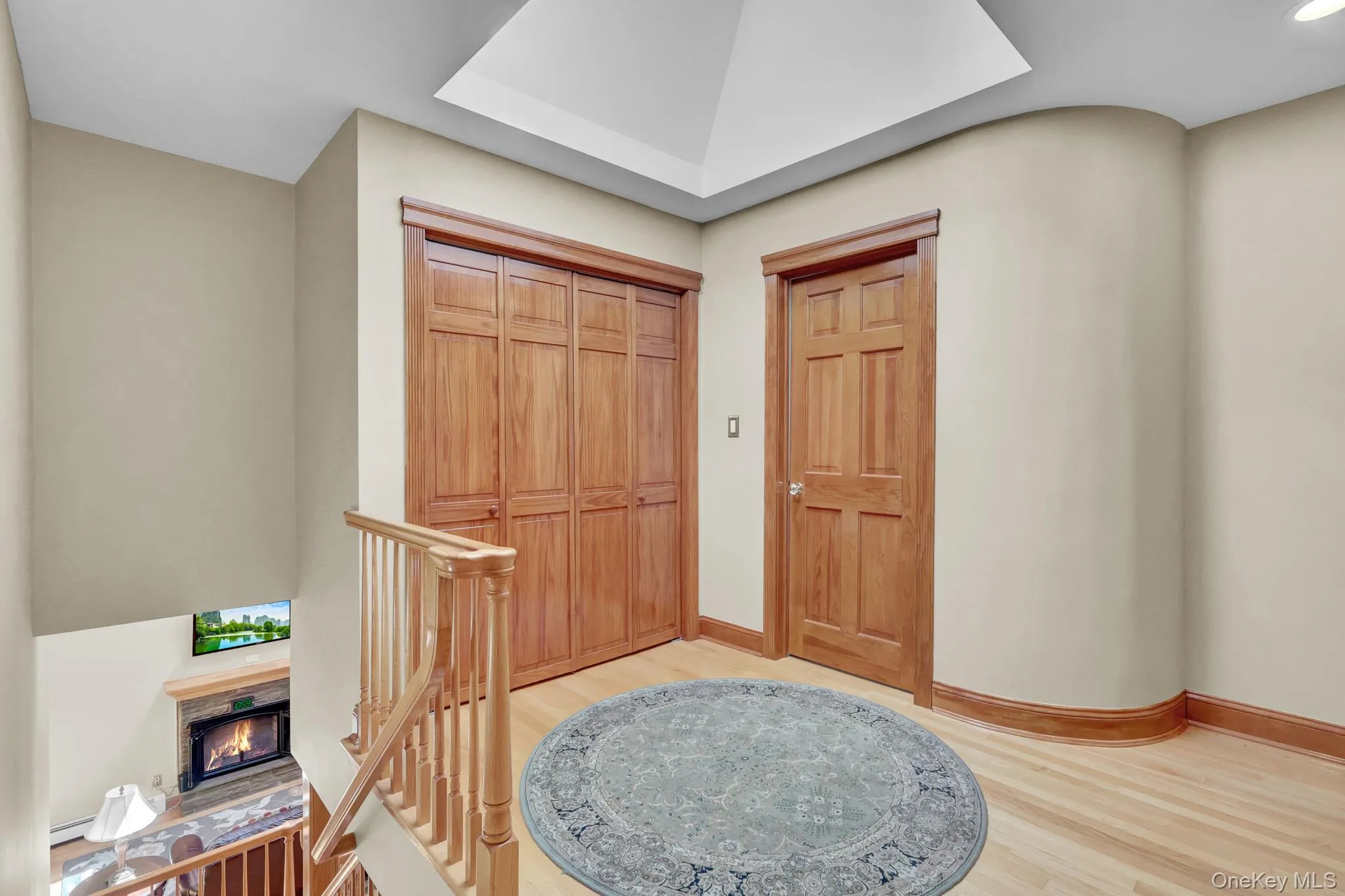 2nd level foyer with W/D 2nd level foyer with W/D