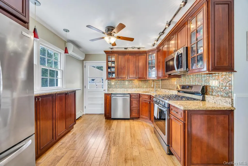 66 Vincent Road, Oyster Bay, NY, 4 Bedrooms Bedrooms, 8 Rooms Rooms,2 BathroomsBathrooms,Residential,For Rent,Vincent,0,1013975 66 Vincent Road, Oyster Bay, NY, 4 Bedrooms Bedrooms, 8 Rooms Rooms,2 BathroomsBathrooms,Residential,For Rent,Vincent,0,1013975