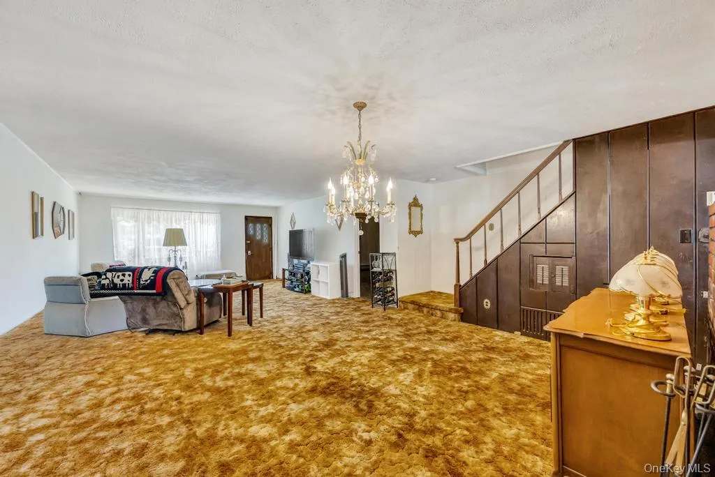 53 Bridle Lane, Oyster Bay, NY, 5 Bedrooms Bedrooms, 8 Rooms Rooms,1 BathroomBathrooms,Residential,For Rent,Bridle,0,1013979 53 Bridle Lane, Oyster Bay, NY, 5 Bedrooms Bedrooms, 8 Rooms Rooms,1 BathroomBathrooms,Residential,For Rent,Bridle,0,1013979