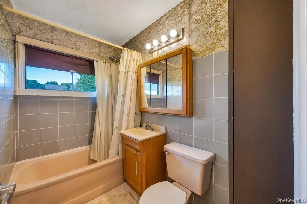 53 Bridle Lane, Oyster Bay, NY, 5 Bedrooms Bedrooms, 8 Rooms Rooms,1 BathroomBathrooms,Residential,For Rent,Bridle,0,1013979 53 Bridle Lane, Oyster Bay, NY, 5 Bedrooms Bedrooms, 8 Rooms Rooms,1 BathroomBathrooms,Residential,For Rent,Bridle,0,1013979