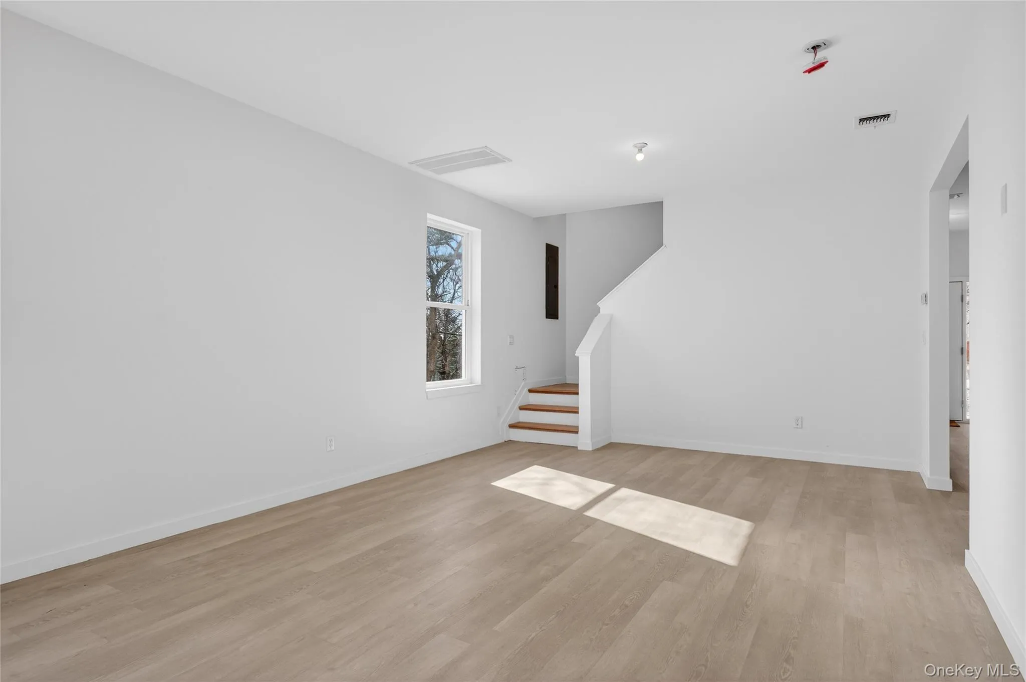 This property is very proud. of the size of each room. Therefore, I'm giving you another angle. This property is very proud. of the size of each room. Therefore, I'm giving you another angle.