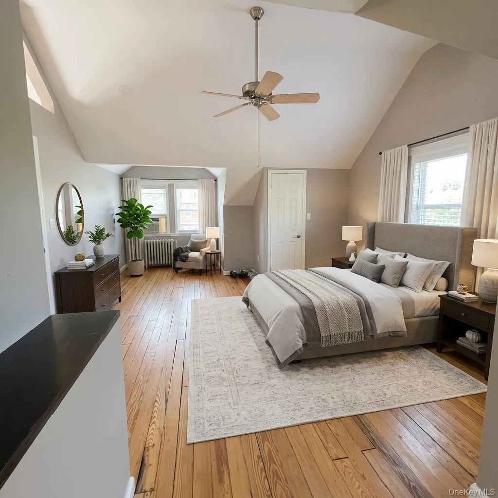 This room has been virtually staged. This room has been virtually staged.