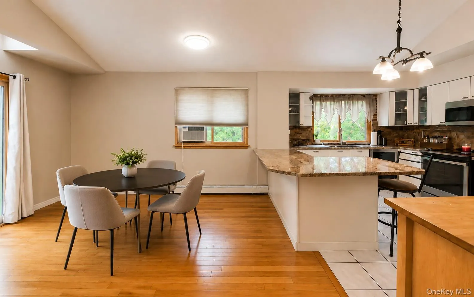 383 Route 32, Woodbury, NY, 4 Bedrooms Bedrooms, 10 Rooms Rooms,3 BathroomsBathrooms,Residential,For Rent,Route 32,0,1013986 383 Route 32, Woodbury, NY, 4 Bedrooms Bedrooms, 10 Rooms Rooms,3 BathroomsBathrooms,Residential,For Rent,Route 32,0,1013986