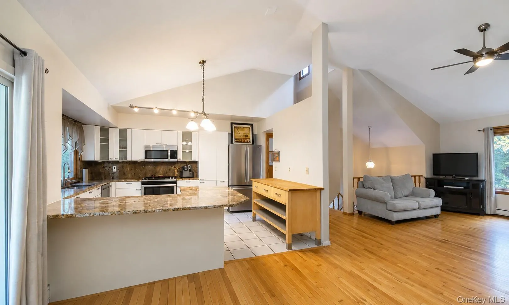 383 Route 32, Woodbury, NY, 4 Bedrooms Bedrooms, 10 Rooms Rooms,3 BathroomsBathrooms,Residential,For Rent,Route 32,0,KEY1013986 383 Route 32, Woodbury, NY, 4 Bedrooms Bedrooms, 10 Rooms Rooms,3 BathroomsBathrooms,Residential,For Rent,Route 32,0,KEY1013986