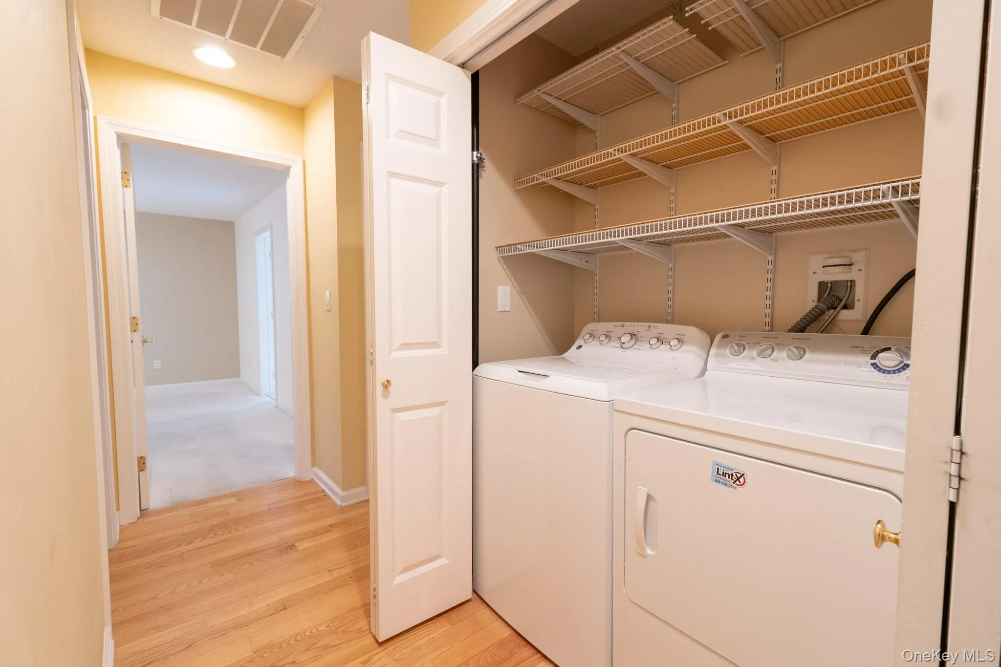 879 Heritage Hills, Somers, NY, 2 Bedrooms Bedrooms, 5 Rooms Rooms,2 BathroomsBathrooms,Residential,For Rent,Heritage,0,1013988 879 Heritage Hills, Somers, NY, 2 Bedrooms Bedrooms, 5 Rooms Rooms,2 BathroomsBathrooms,Residential,For Rent,Heritage,0,1013988