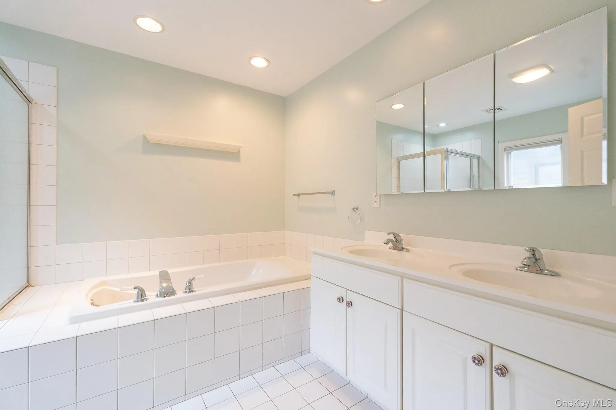 879 Heritage Hills, Somers, NY, 2 Bedrooms Bedrooms, 5 Rooms Rooms,2 BathroomsBathrooms,Residential,For Rent,Heritage,0,1013988 879 Heritage Hills, Somers, NY, 2 Bedrooms Bedrooms, 5 Rooms Rooms,2 BathroomsBathrooms,Residential,For Rent,Heritage,0,1013988