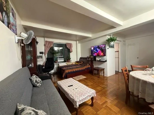 1670 Metropolitan Avenue, New York, NY, 1 Bedroom Bedrooms, 2 Rooms Rooms,1 BathroomBathrooms,Residential,For Rent,Metropolitan,0,1013993 1670 Metropolitan Avenue, New York, NY, 1 Bedroom Bedrooms, 2 Rooms Rooms,1 BathroomBathrooms,Residential,For Rent,Metropolitan,0,1013993