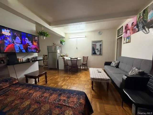 1670 Metropolitan Avenue, New York, NY, 1 Bedroom Bedrooms, 2 Rooms Rooms,1 BathroomBathrooms,Residential,For Rent,Metropolitan,0,1013993 1670 Metropolitan Avenue, New York, NY, 1 Bedroom Bedrooms, 2 Rooms Rooms,1 BathroomBathrooms,Residential,For Rent,Metropolitan,0,1013993
