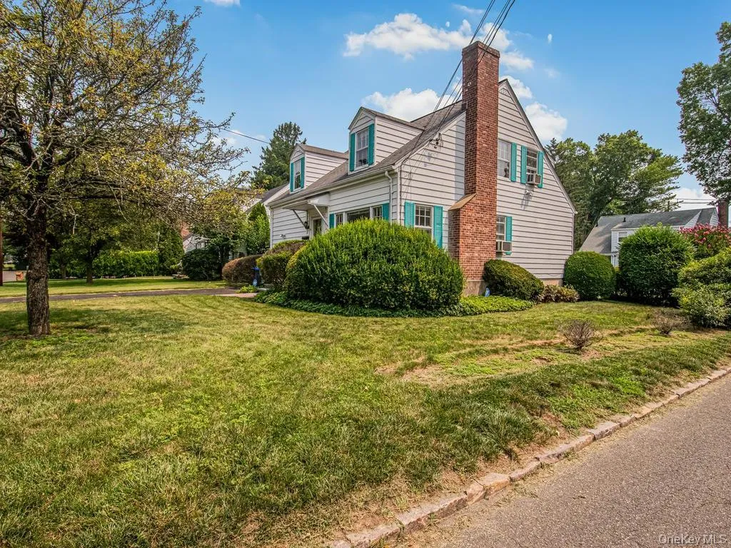37 Poe Street, Greenburgh, NY, 3 Bedrooms Bedrooms, 8 Rooms Rooms,1 BathroomBathrooms,Residential,For Rent,Poe,0,1013998 37 Poe Street, Greenburgh, NY, 3 Bedrooms Bedrooms, 8 Rooms Rooms,1 BathroomBathrooms,Residential,For Rent,Poe,0,1013998