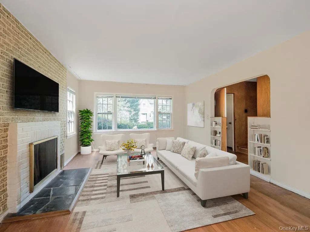 37 Poe Street, Greenburgh, NY, 3 Bedrooms Bedrooms, 8 Rooms Rooms,1 BathroomBathrooms,Residential,For Rent,Poe,0,1013998 37 Poe Street, Greenburgh, NY, 3 Bedrooms Bedrooms, 8 Rooms Rooms,1 BathroomBathrooms,Residential,For Rent,Poe,0,1013998