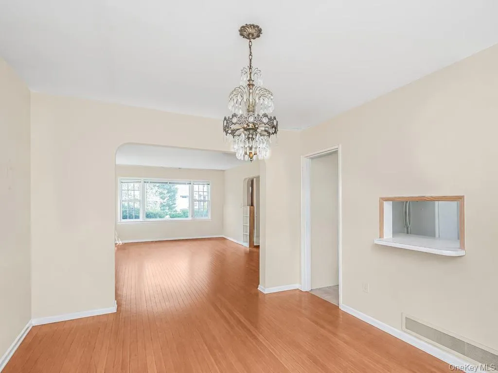 37 Poe Street, Greenburgh, NY, 3 Bedrooms Bedrooms, 8 Rooms Rooms,1 BathroomBathrooms,Residential,For Rent,Poe,0,1013998 37 Poe Street, Greenburgh, NY, 3 Bedrooms Bedrooms, 8 Rooms Rooms,1 BathroomBathrooms,Residential,For Rent,Poe,0,1013998