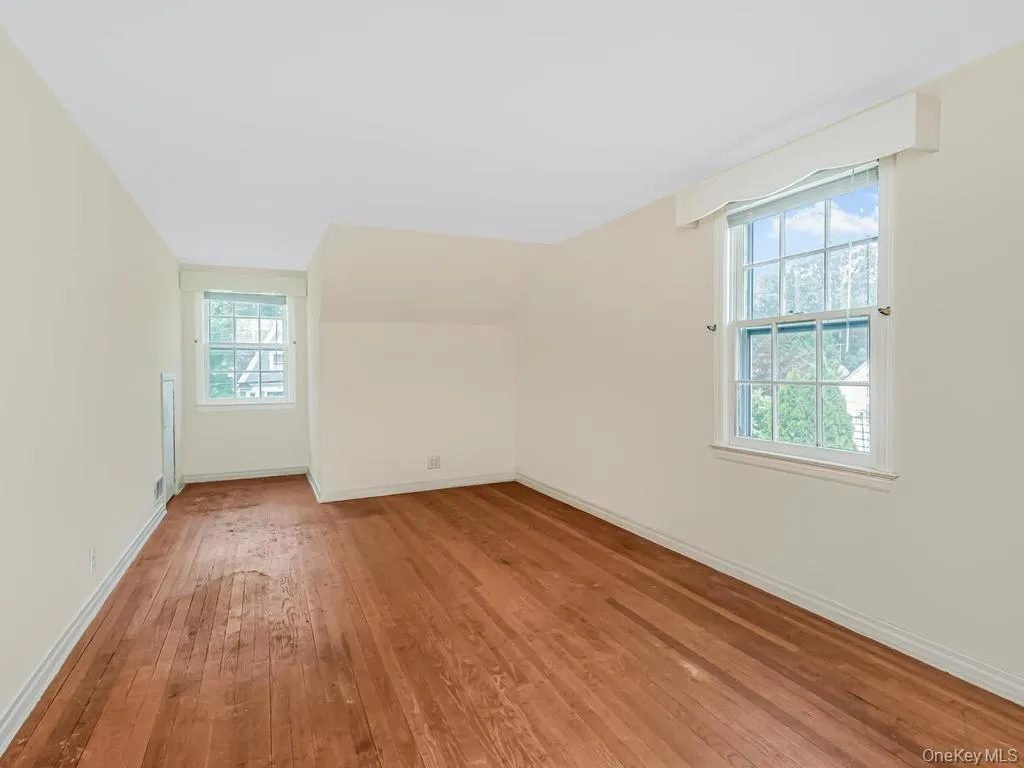 37 Poe Street, Greenburgh, NY, 3 Bedrooms Bedrooms, 8 Rooms Rooms,1 BathroomBathrooms,Residential,For Rent,Poe,0,1013998 37 Poe Street, Greenburgh, NY, 3 Bedrooms Bedrooms, 8 Rooms Rooms,1 BathroomBathrooms,Residential,For Rent,Poe,0,1013998