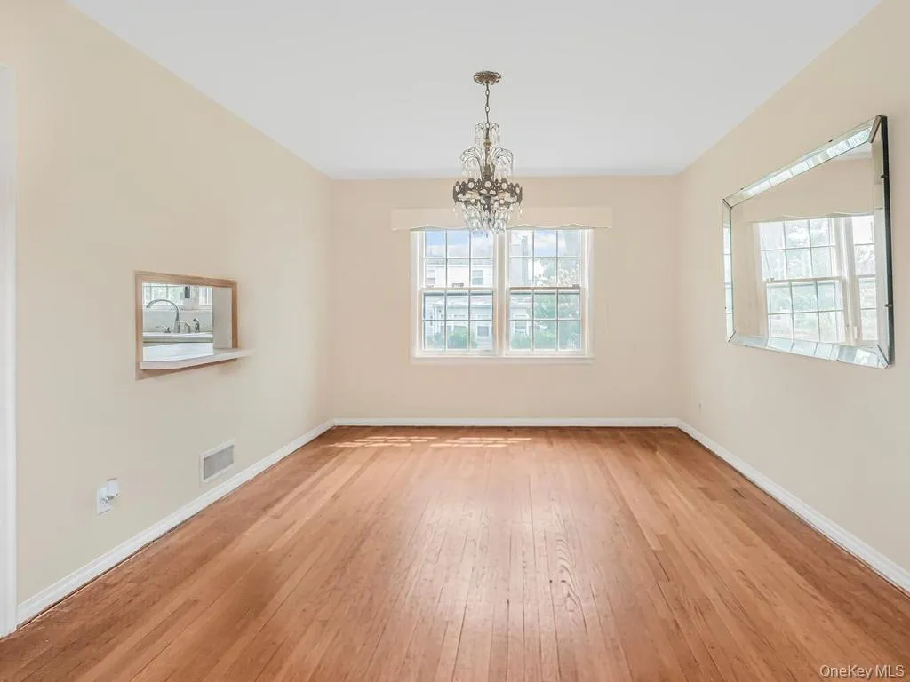37 Poe Street, Greenburgh, NY, 3 Bedrooms Bedrooms, 8 Rooms Rooms,1 BathroomBathrooms,Residential,For Rent,Poe,0,1013998 37 Poe Street, Greenburgh, NY, 3 Bedrooms Bedrooms, 8 Rooms Rooms,1 BathroomBathrooms,Residential,For Rent,Poe,0,1013998