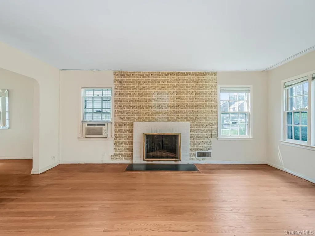 37 Poe Street, Greenburgh, NY, 3 Bedrooms Bedrooms, 8 Rooms Rooms,1 BathroomBathrooms,Residential,For Rent,Poe,0,1013998 37 Poe Street, Greenburgh, NY, 3 Bedrooms Bedrooms, 8 Rooms Rooms,1 BathroomBathrooms,Residential,For Rent,Poe,0,1013998