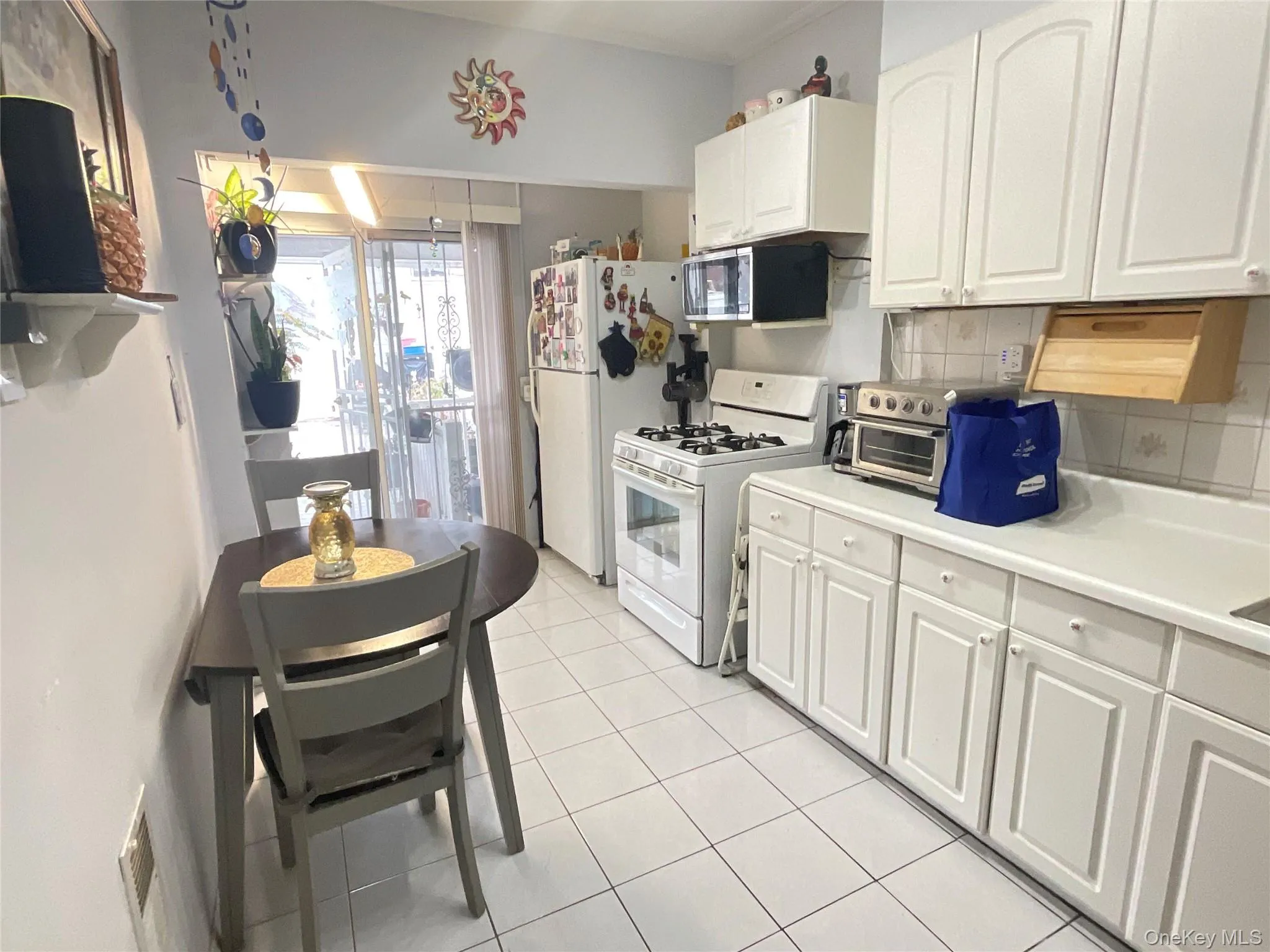 5906 59th Drive, New York, NY, 3 Bedrooms Bedrooms, 6 Rooms Rooms,1 BathroomBathrooms,Residential Lease,For Rent,59th,0,1014000 5906 59th Drive, New York, NY, 3 Bedrooms Bedrooms, 6 Rooms Rooms,1 BathroomBathrooms,Residential Lease,For Rent,59th,0,1014000