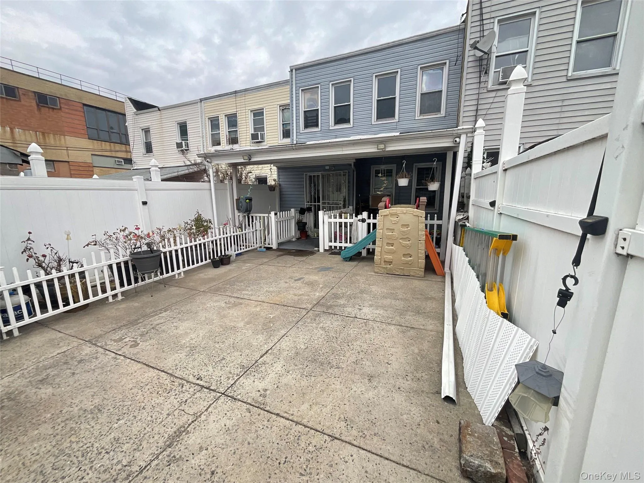 5906 59th Drive, New York, NY, 3 Bedrooms Bedrooms, 6 Rooms Rooms,1 BathroomBathrooms,Residential Lease,For Rent,59th,0,1014000 5906 59th Drive, New York, NY, 3 Bedrooms Bedrooms, 6 Rooms Rooms,1 BathroomBathrooms,Residential Lease,For Rent,59th,0,1014000