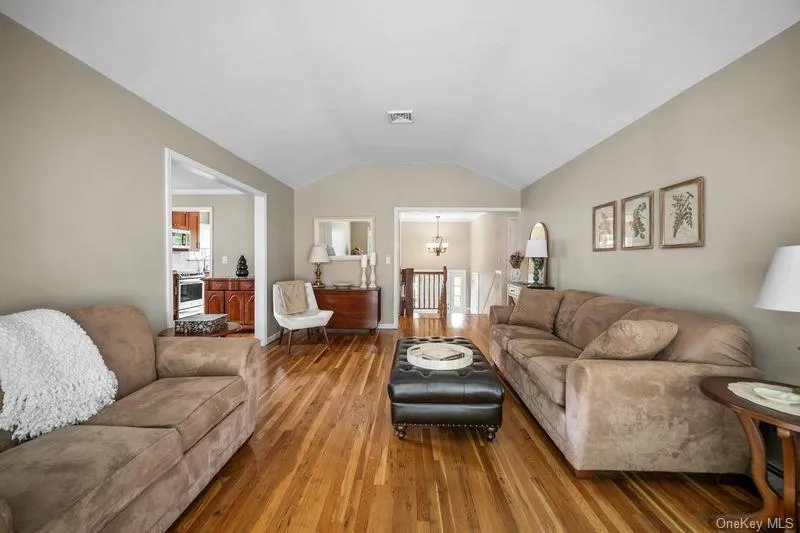 3282 Quinlan Street, Yorktown, NY, 4 Bedrooms Bedrooms, 8 Rooms Rooms,3 BathroomsBathrooms,Residential,For Rent,Quinlan,0,1014005 3282 Quinlan Street, Yorktown, NY, 4 Bedrooms Bedrooms, 8 Rooms Rooms,3 BathroomsBathrooms,Residential,For Rent,Quinlan,0,1014005