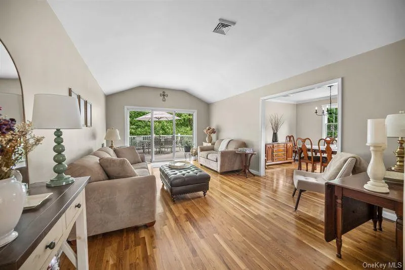 3282 Quinlan Street, Yorktown, NY, 4 Bedrooms Bedrooms, 8 Rooms Rooms,3 BathroomsBathrooms,Residential,For Rent,Quinlan,0,1014005 3282 Quinlan Street, Yorktown, NY, 4 Bedrooms Bedrooms, 8 Rooms Rooms,3 BathroomsBathrooms,Residential,For Rent,Quinlan,0,1014005
