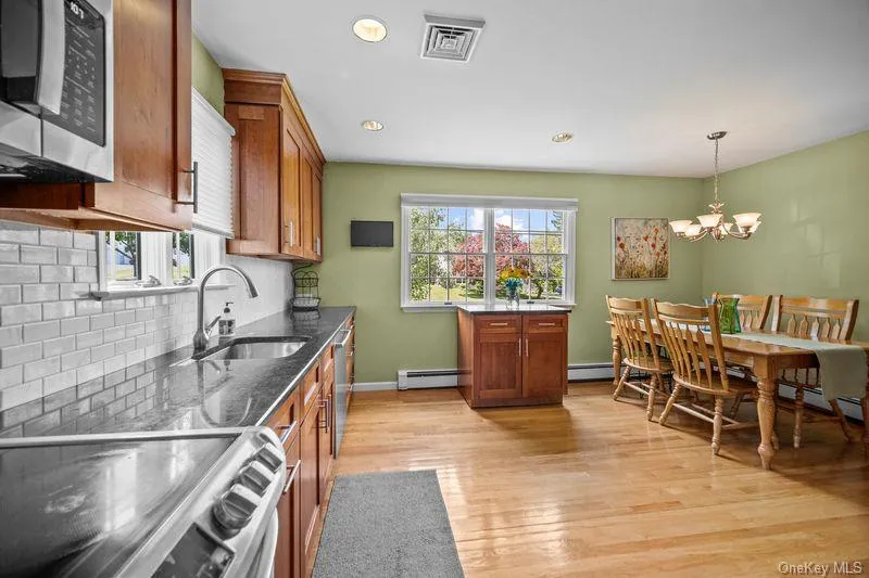 3282 Quinlan Street, Yorktown, NY, 4 Bedrooms Bedrooms, 8 Rooms Rooms,3 BathroomsBathrooms,Residential,For Rent,Quinlan,0,1014005 3282 Quinlan Street, Yorktown, NY, 4 Bedrooms Bedrooms, 8 Rooms Rooms,3 BathroomsBathrooms,Residential,For Rent,Quinlan,0,1014005