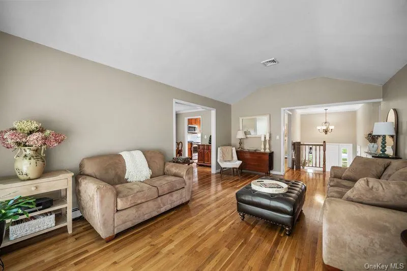 3282 Quinlan Street, Yorktown, NY, 4 Bedrooms Bedrooms, 8 Rooms Rooms,3 BathroomsBathrooms,Residential,For Rent,Quinlan,0,1014005 3282 Quinlan Street, Yorktown, NY, 4 Bedrooms Bedrooms, 8 Rooms Rooms,3 BathroomsBathrooms,Residential,For Rent,Quinlan,0,1014005