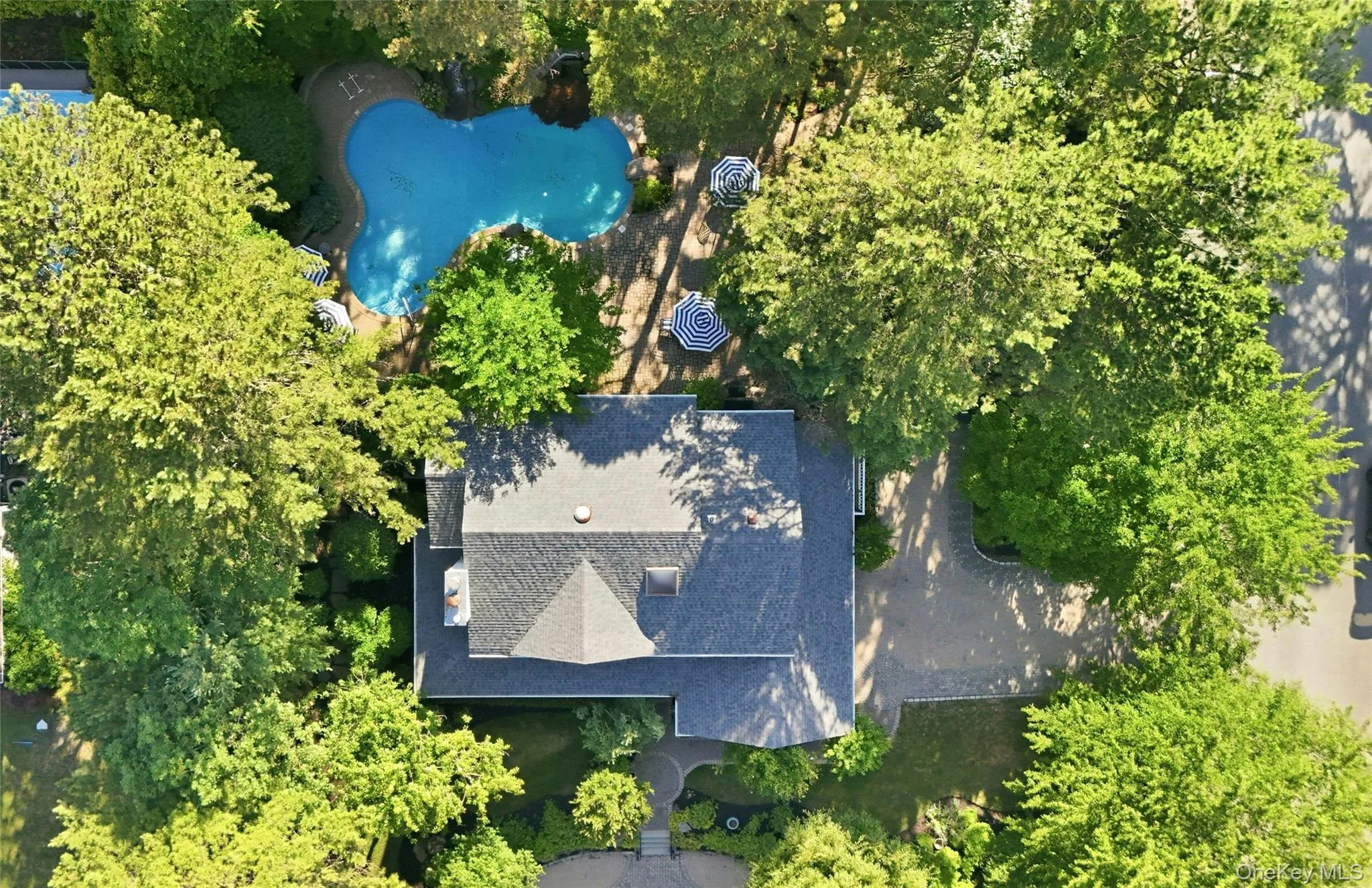 6 Thunder Road, Brookhaven, NY, 4 Bedrooms Bedrooms, 14 Rooms Rooms,3 BathroomsBathrooms,Residential,For Rent,Thunder,0,KEY1014006 6 Thunder Road, Brookhaven, NY, 4 Bedrooms Bedrooms, 14 Rooms Rooms,3 BathroomsBathrooms,Residential,For Rent,Thunder,0,KEY1014006