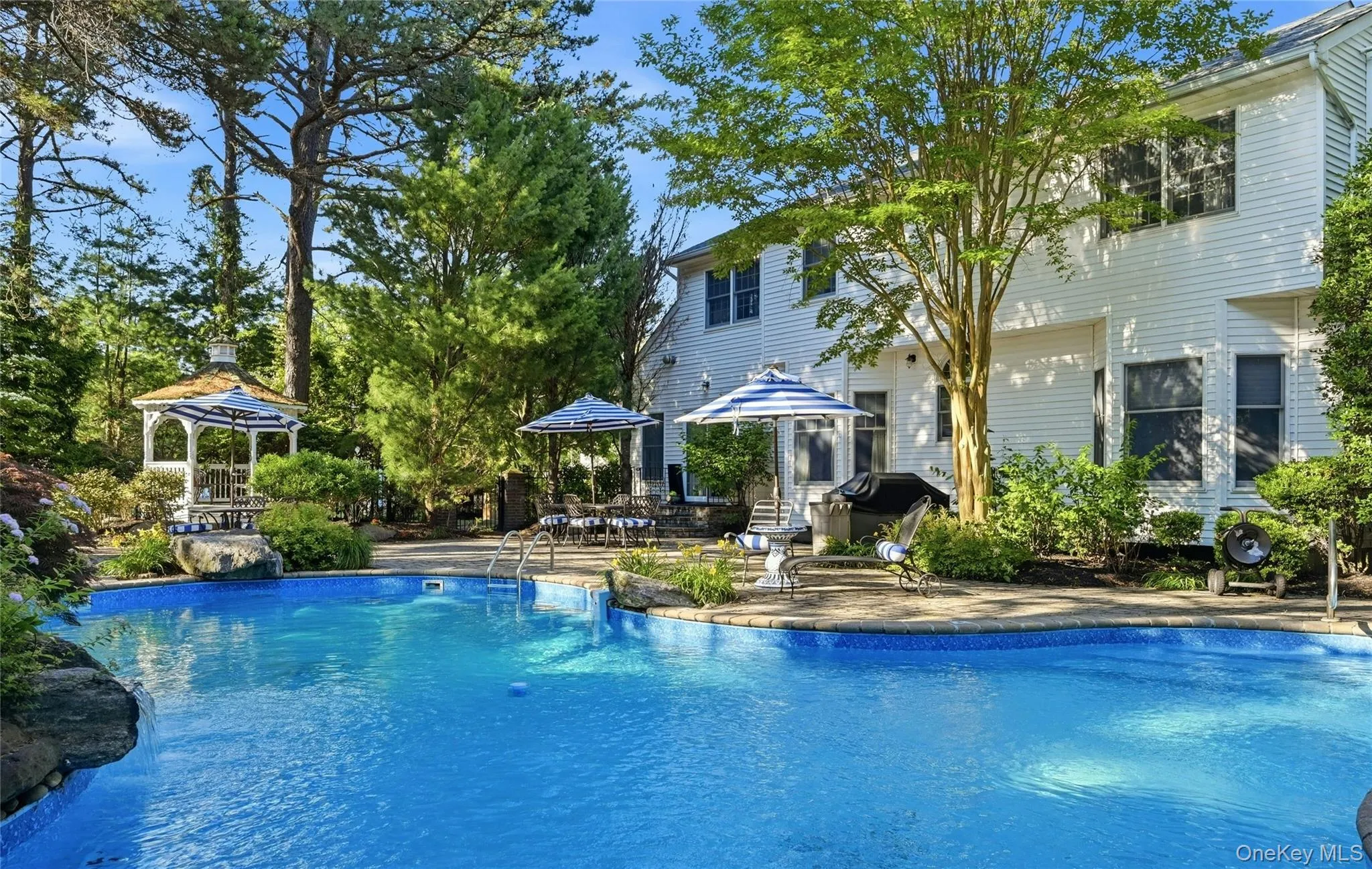 6 Thunder Road, Brookhaven, NY, 4 Bedrooms Bedrooms, 14 Rooms Rooms,3 BathroomsBathrooms,Residential,For Rent,Thunder,0,KEY1014006 6 Thunder Road, Brookhaven, NY, 4 Bedrooms Bedrooms, 14 Rooms Rooms,3 BathroomsBathrooms,Residential,For Rent,Thunder,0,KEY1014006