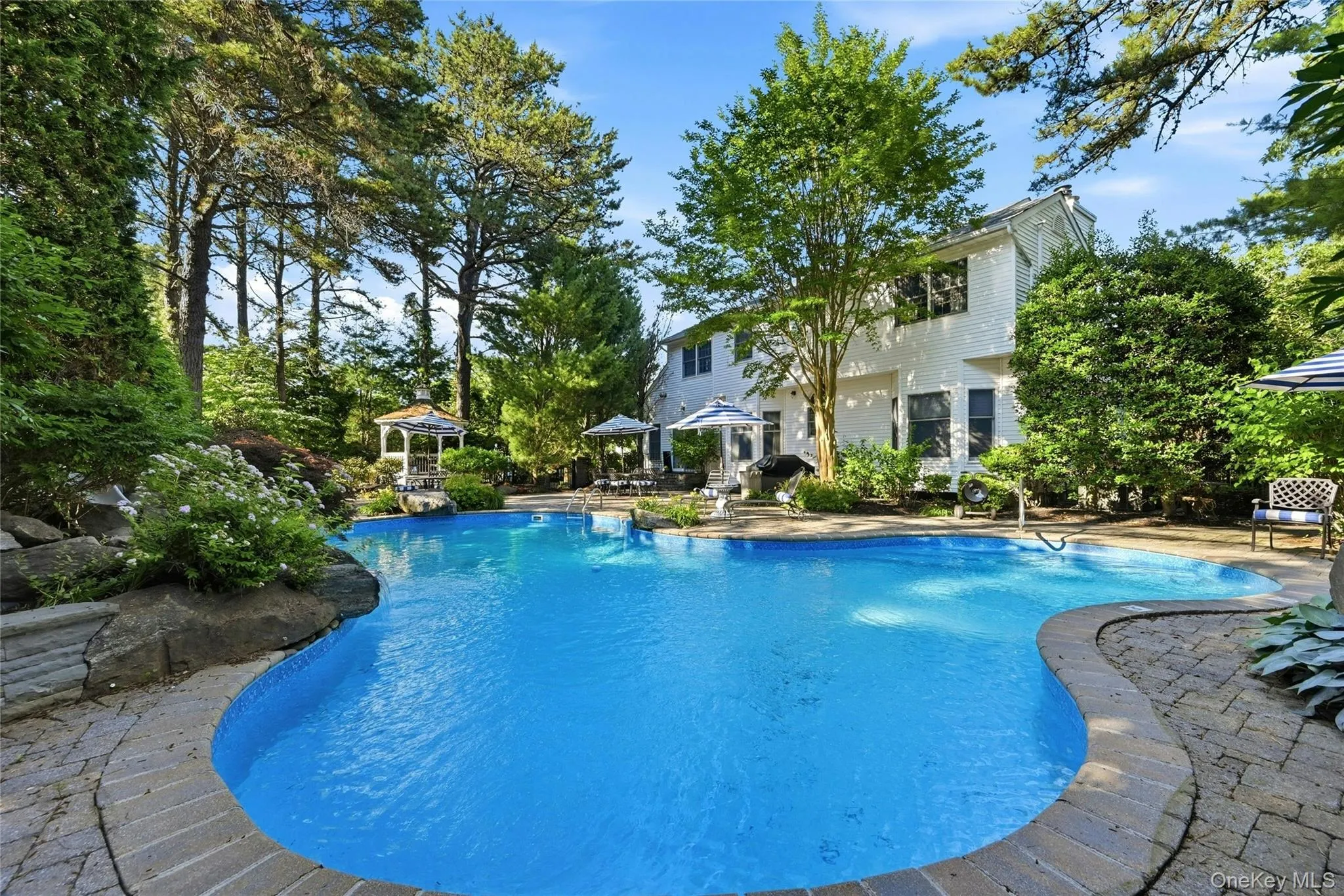 6 Thunder Road, Brookhaven, NY, 4 Bedrooms Bedrooms, 14 Rooms Rooms,3 BathroomsBathrooms,Residential,For Rent,Thunder,0,KEY1014006 6 Thunder Road, Brookhaven, NY, 4 Bedrooms Bedrooms, 14 Rooms Rooms,3 BathroomsBathrooms,Residential,For Rent,Thunder,0,KEY1014006