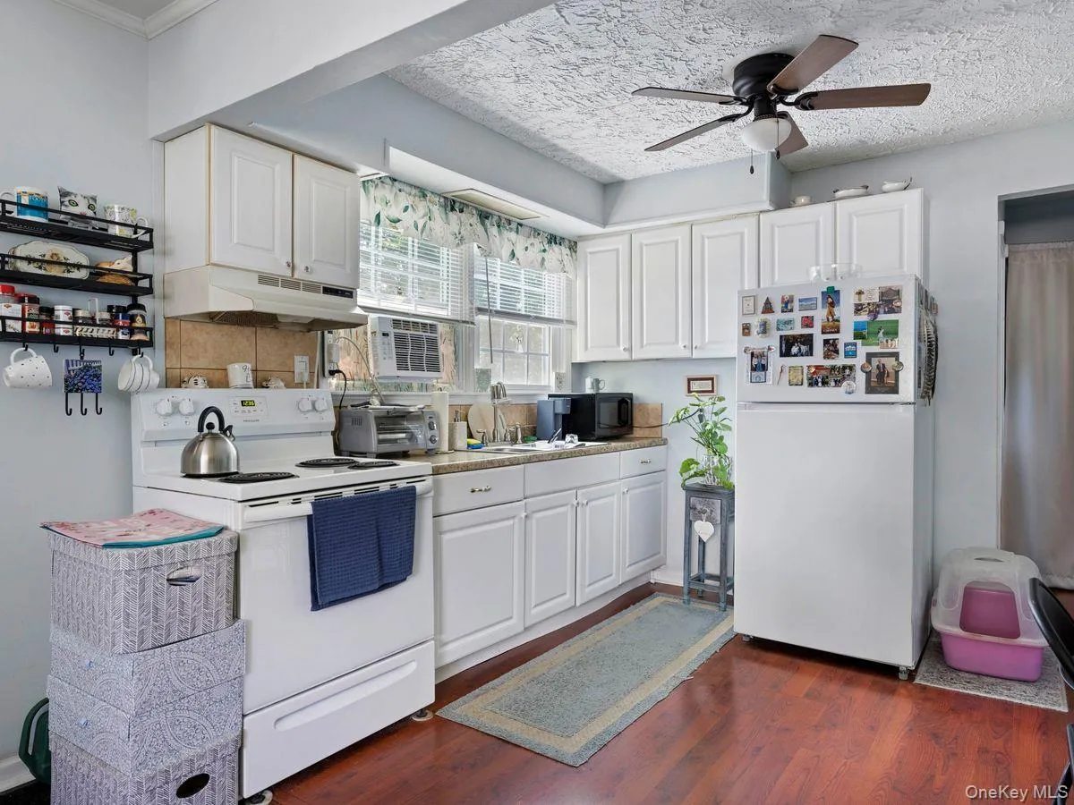 105 Chapel Hill Road, Lloyd, NY, 4 Bedrooms Bedrooms, 10 Rooms Rooms,3 BathroomsBathrooms,Residential,For Rent,Chapel Hill,0,1014008 105 Chapel Hill Road, Lloyd, NY, 4 Bedrooms Bedrooms, 10 Rooms Rooms,3 BathroomsBathrooms,Residential,For Rent,Chapel Hill,0,1014008