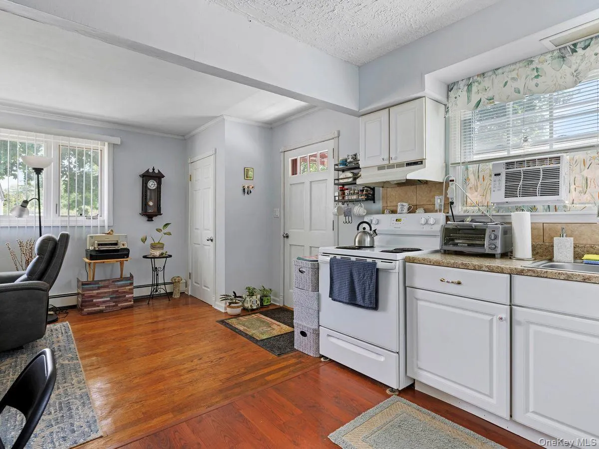 105 Chapel Hill Road, Lloyd, NY, 4 Bedrooms Bedrooms, 10 Rooms Rooms,3 BathroomsBathrooms,Residential,For Rent,Chapel Hill,0,1014008 105 Chapel Hill Road, Lloyd, NY, 4 Bedrooms Bedrooms, 10 Rooms Rooms,3 BathroomsBathrooms,Residential,For Rent,Chapel Hill,0,1014008