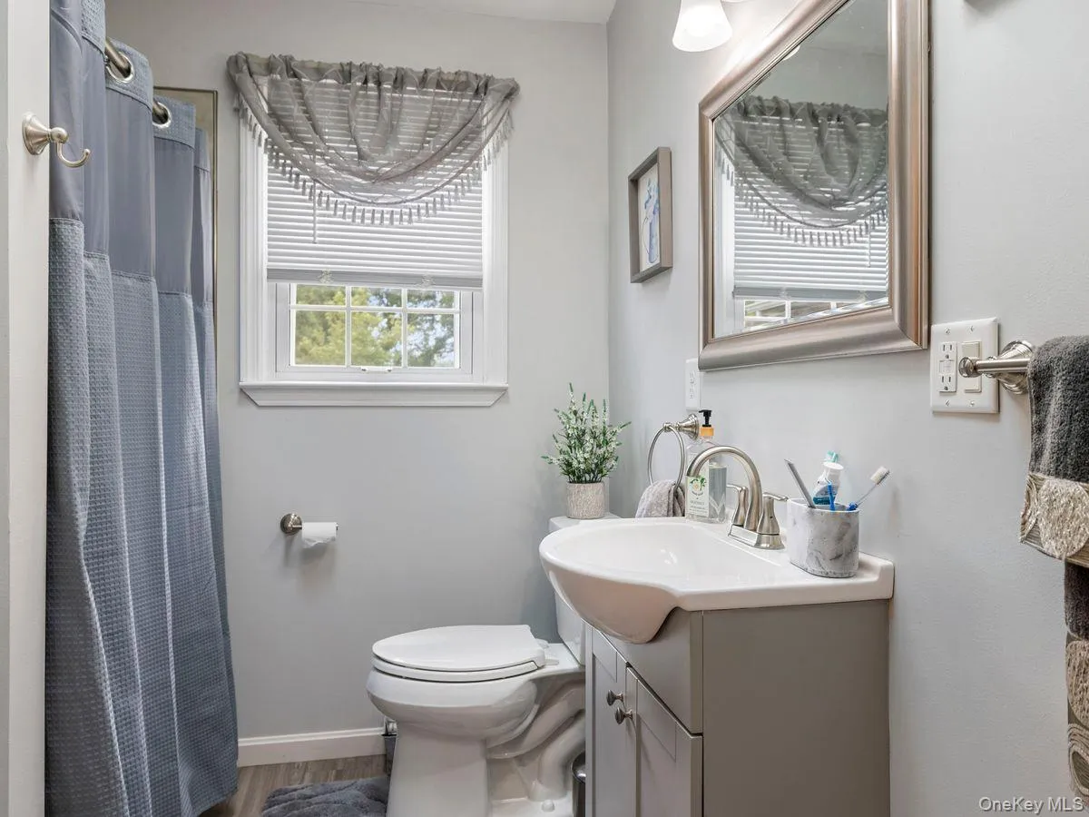 105 Chapel Hill Road, Lloyd, NY, 4 Bedrooms Bedrooms, 10 Rooms Rooms,3 BathroomsBathrooms,Residential,For Rent,Chapel Hill,0,1014008 105 Chapel Hill Road, Lloyd, NY, 4 Bedrooms Bedrooms, 10 Rooms Rooms,3 BathroomsBathrooms,Residential,For Rent,Chapel Hill,0,1014008