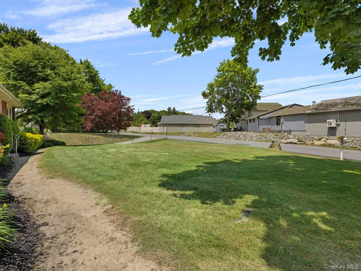 105 Chapel Hill Road, Lloyd, NY, 4 Bedrooms Bedrooms, 10 Rooms Rooms,3 BathroomsBathrooms,Residential,For Rent,Chapel Hill,0,1014008 105 Chapel Hill Road, Lloyd, NY, 4 Bedrooms Bedrooms, 10 Rooms Rooms,3 BathroomsBathrooms,Residential,For Rent,Chapel Hill,0,1014008