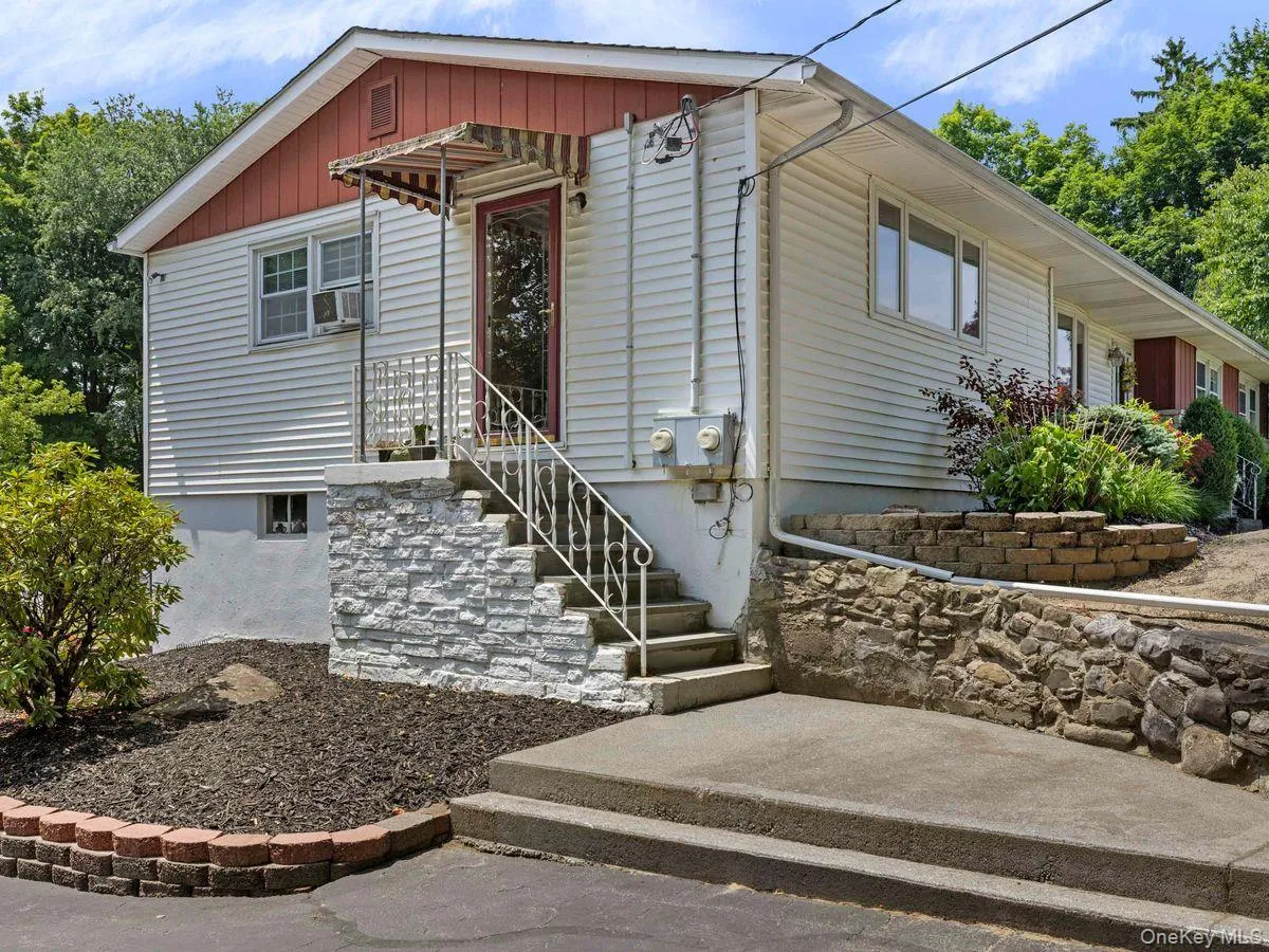 105 Chapel Hill Road, Lloyd, NY, 4 Bedrooms Bedrooms, 10 Rooms Rooms,3 BathroomsBathrooms,Residential,For Rent,Chapel Hill,0,1014008 105 Chapel Hill Road, Lloyd, NY, 4 Bedrooms Bedrooms, 10 Rooms Rooms,3 BathroomsBathrooms,Residential,For Rent,Chapel Hill,0,1014008