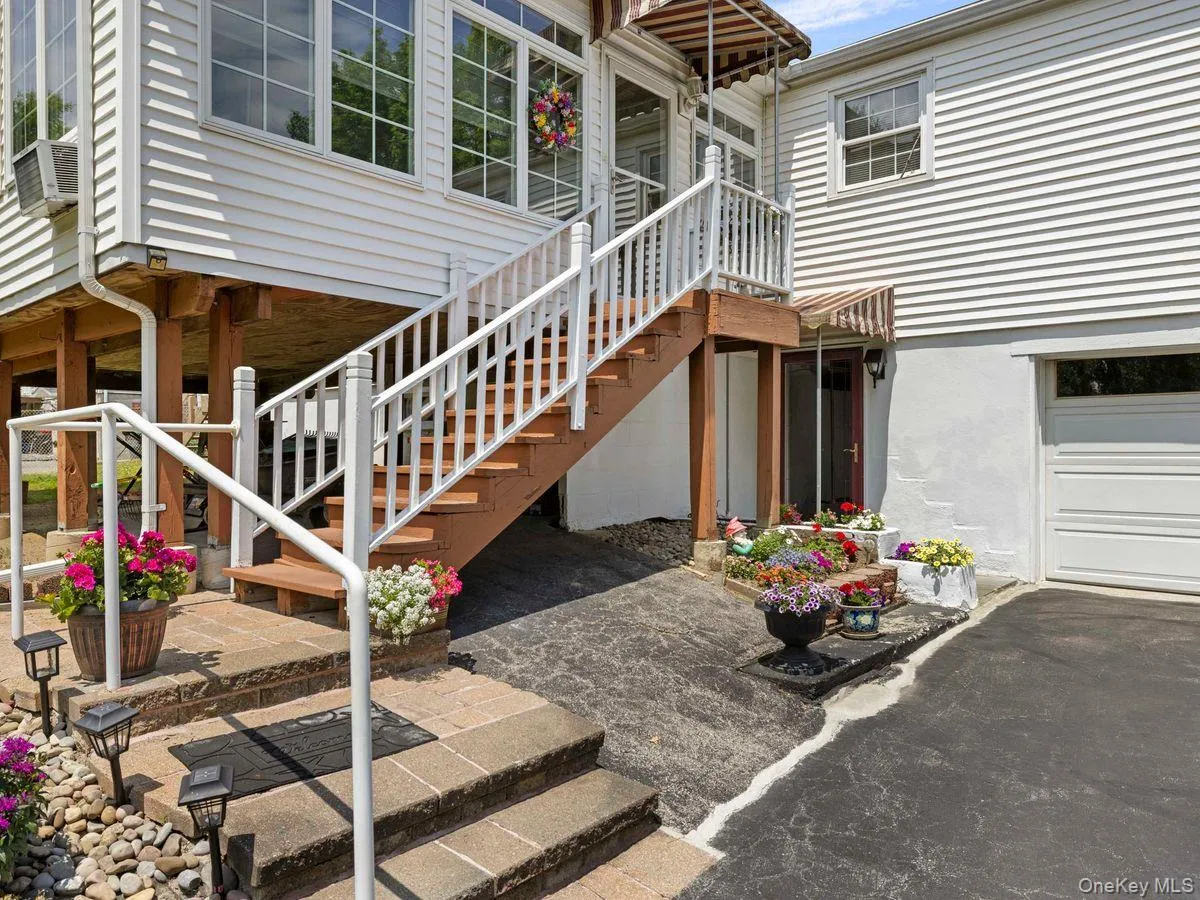 105 Chapel Hill Road, Lloyd, NY, 4 Bedrooms Bedrooms, 10 Rooms Rooms,3 BathroomsBathrooms,Residential,For Rent,Chapel Hill,0,1014008 105 Chapel Hill Road, Lloyd, NY, 4 Bedrooms Bedrooms, 10 Rooms Rooms,3 BathroomsBathrooms,Residential,For Rent,Chapel Hill,0,1014008