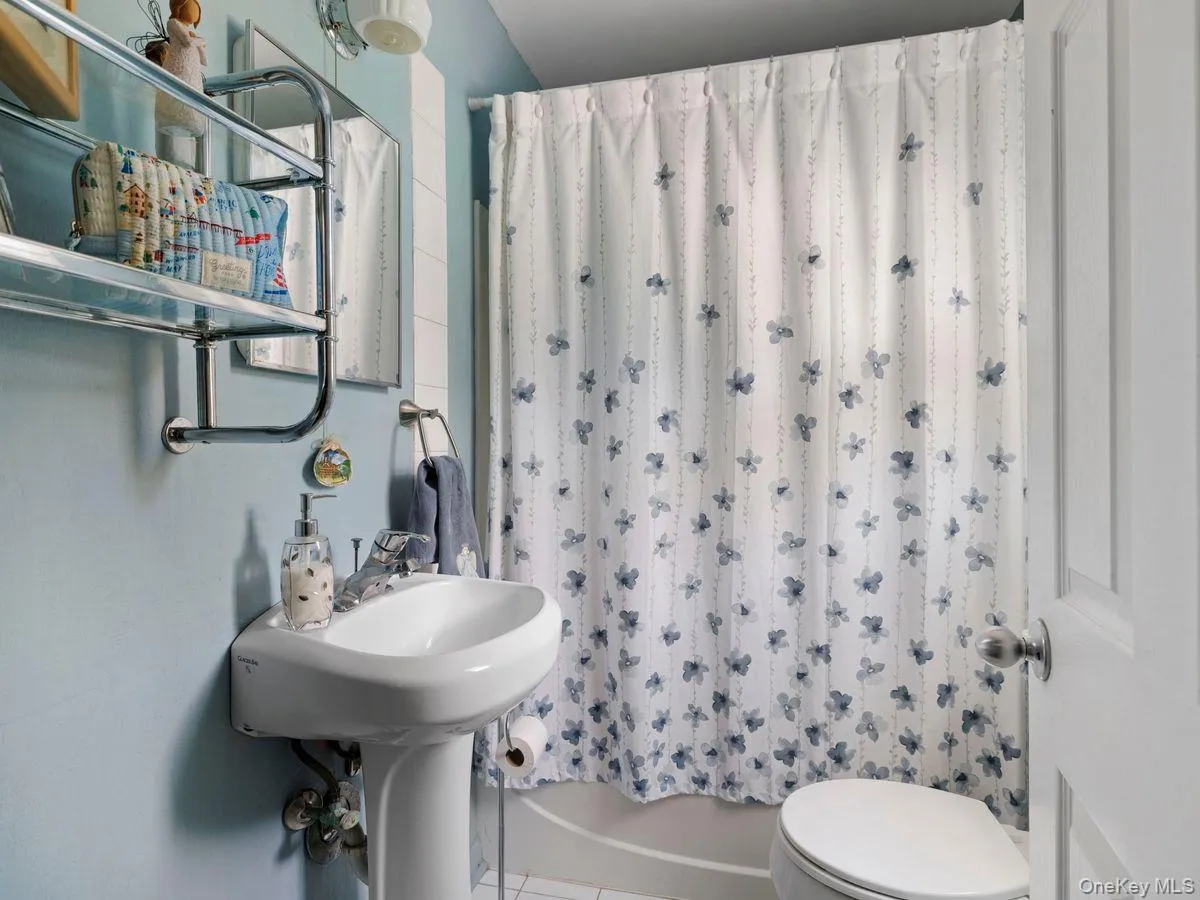 105 Chapel Hill Road, Lloyd, NY, 4 Bedrooms Bedrooms, 10 Rooms Rooms,3 BathroomsBathrooms,Residential,For Rent,Chapel Hill,0,1014008 105 Chapel Hill Road, Lloyd, NY, 4 Bedrooms Bedrooms, 10 Rooms Rooms,3 BathroomsBathrooms,Residential,For Rent,Chapel Hill,0,1014008