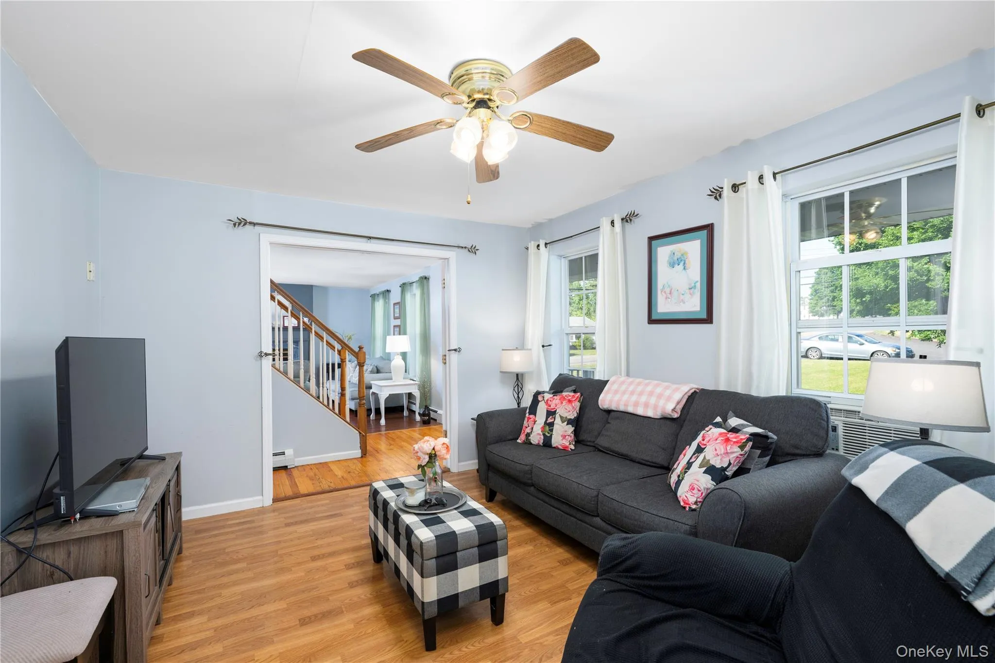 Potential office, playroom or flexroom with full accessible bathroom Potential office, playroom or flexroom with full accessible bathroom