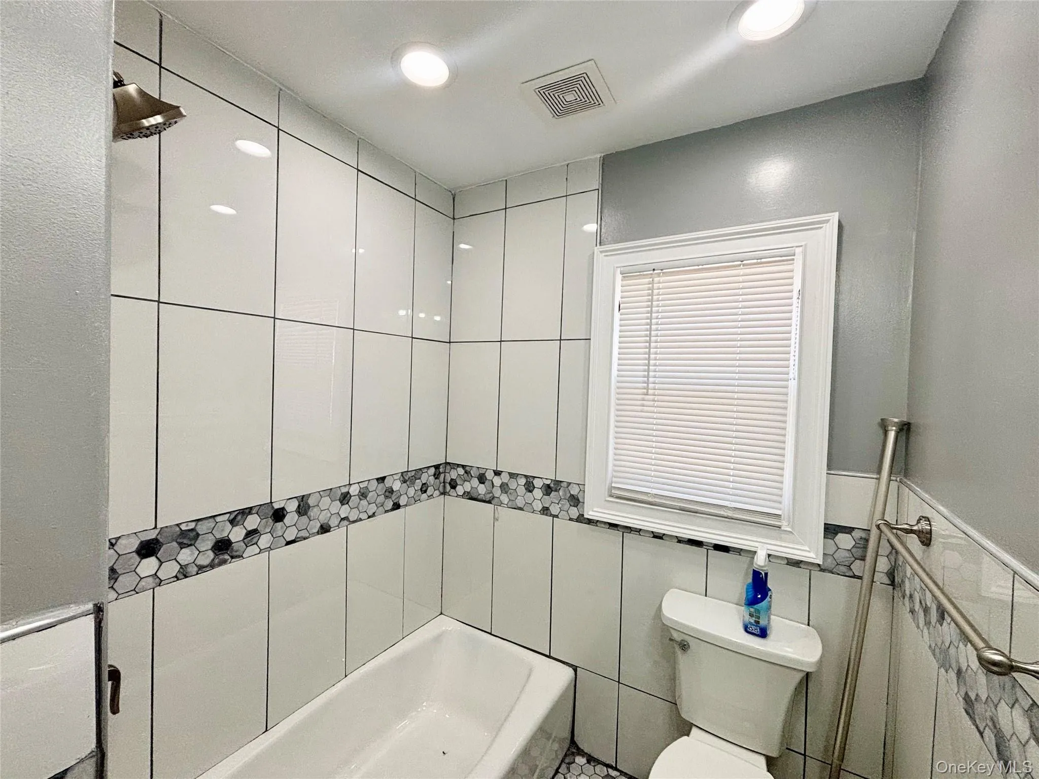 146-38 230th Place, New York, NY, 2 Bedrooms Bedrooms, 4 Rooms Rooms,1 BathroomBathrooms,Residential Lease,For Rent,230th,0,1014012 146-38 230th Place, New York, NY, 2 Bedrooms Bedrooms, 4 Rooms Rooms,1 BathroomBathrooms,Residential Lease,For Rent,230th,0,1014012
