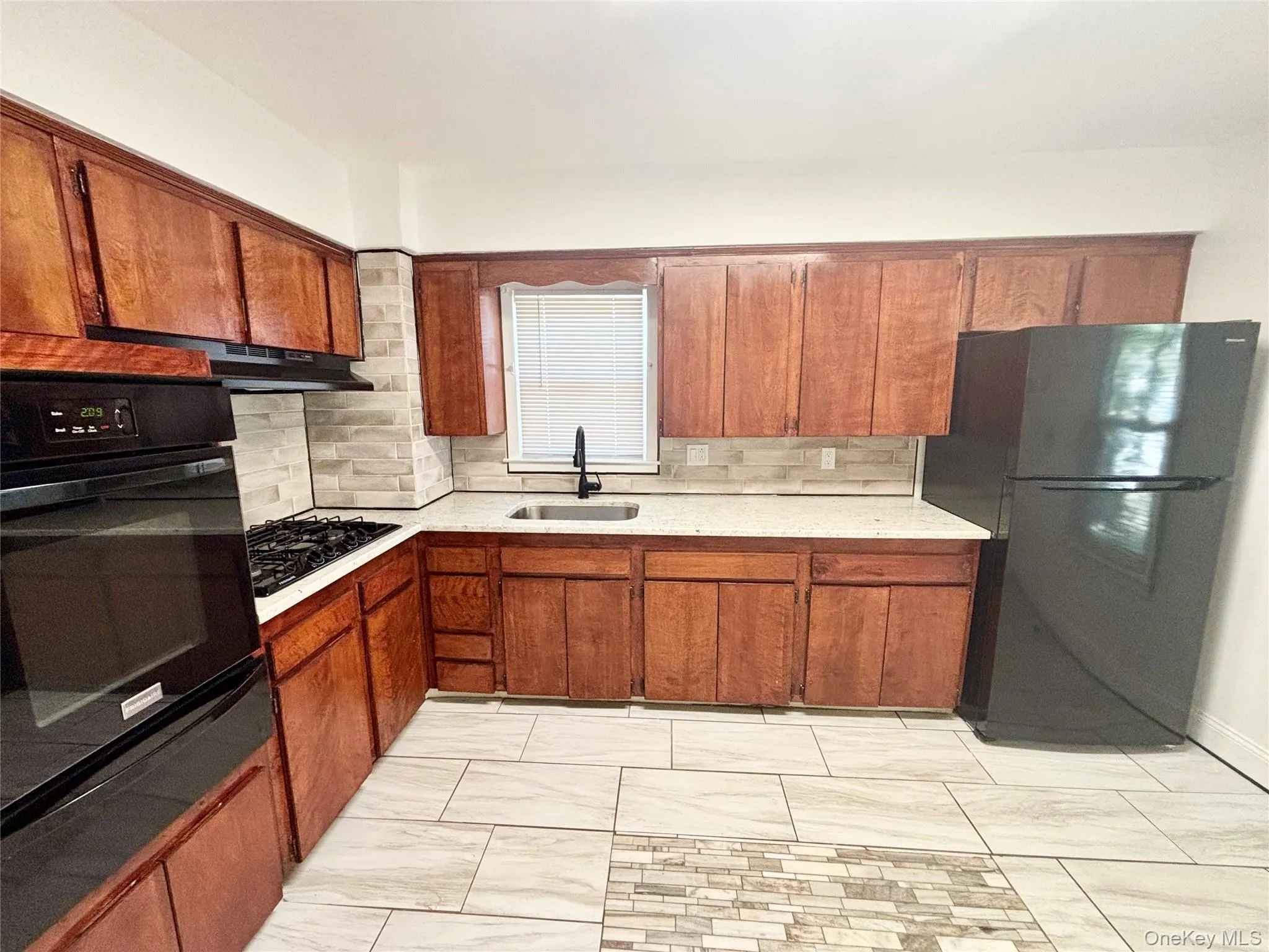 146-38 230th Place, New York, NY, 2 Bedrooms Bedrooms, 4 Rooms Rooms,1 BathroomBathrooms,Residential Lease,For Rent,230th,0,1014012 146-38 230th Place, New York, NY, 2 Bedrooms Bedrooms, 4 Rooms Rooms,1 BathroomBathrooms,Residential Lease,For Rent,230th,0,1014012
