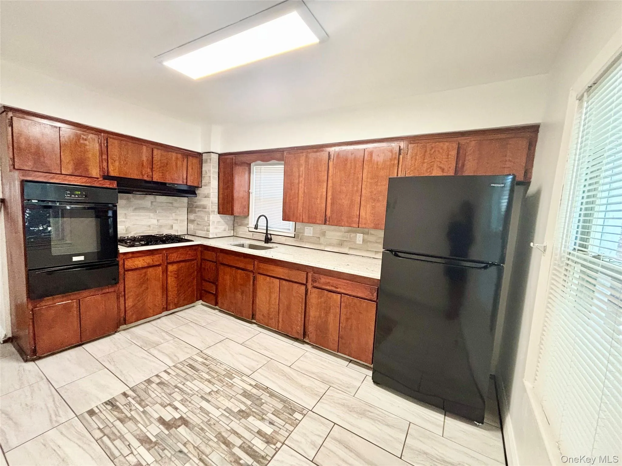 146-38 230th Place, New York, NY, 2 Bedrooms Bedrooms, 4 Rooms Rooms,1 BathroomBathrooms,Residential Lease,For Rent,230th,0,1014012 146-38 230th Place, New York, NY, 2 Bedrooms Bedrooms, 4 Rooms Rooms,1 BathroomBathrooms,Residential Lease,For Rent,230th,0,1014012