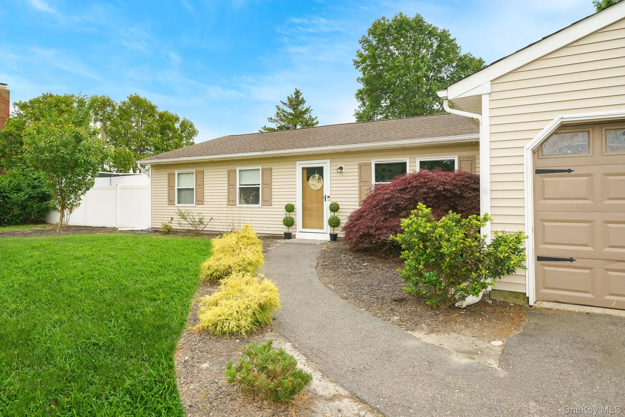 2 Michael Avenue, Brookhaven, NY, 3 Bedrooms Bedrooms, 8 Rooms Rooms,1 BathroomBathrooms,Residential,For Rent,Michael,0,1014014 2 Michael Avenue, Brookhaven, NY, 3 Bedrooms Bedrooms, 8 Rooms Rooms,1 BathroomBathrooms,Residential,For Rent,Michael,0,1014014