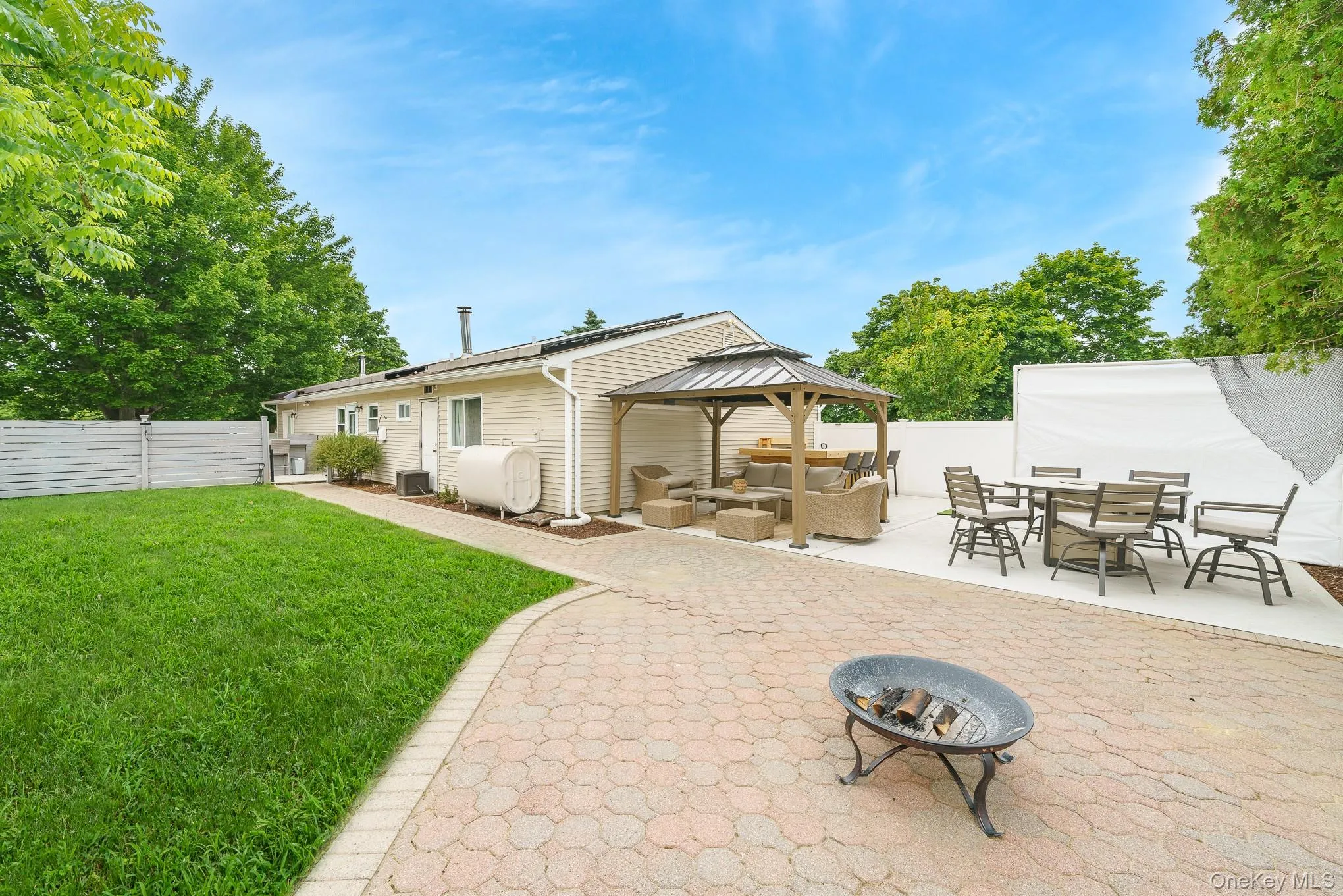 2 Michael Avenue, Brookhaven, NY, 3 Bedrooms Bedrooms, 8 Rooms Rooms,1 BathroomBathrooms,Residential,For Rent,Michael,0,1014014 2 Michael Avenue, Brookhaven, NY, 3 Bedrooms Bedrooms, 8 Rooms Rooms,1 BathroomBathrooms,Residential,For Rent,Michael,0,1014014