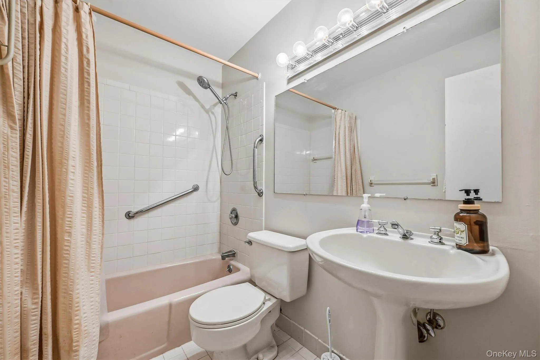 42 Sandy Brook Drive, Ramapo, NY, 4 Bedrooms Bedrooms, 10 Rooms Rooms,1 BathroomBathrooms,Residential,For Rent,Sandy Brook,0,1014018 42 Sandy Brook Drive, Ramapo, NY, 4 Bedrooms Bedrooms, 10 Rooms Rooms,1 BathroomBathrooms,Residential,For Rent,Sandy Brook,0,1014018