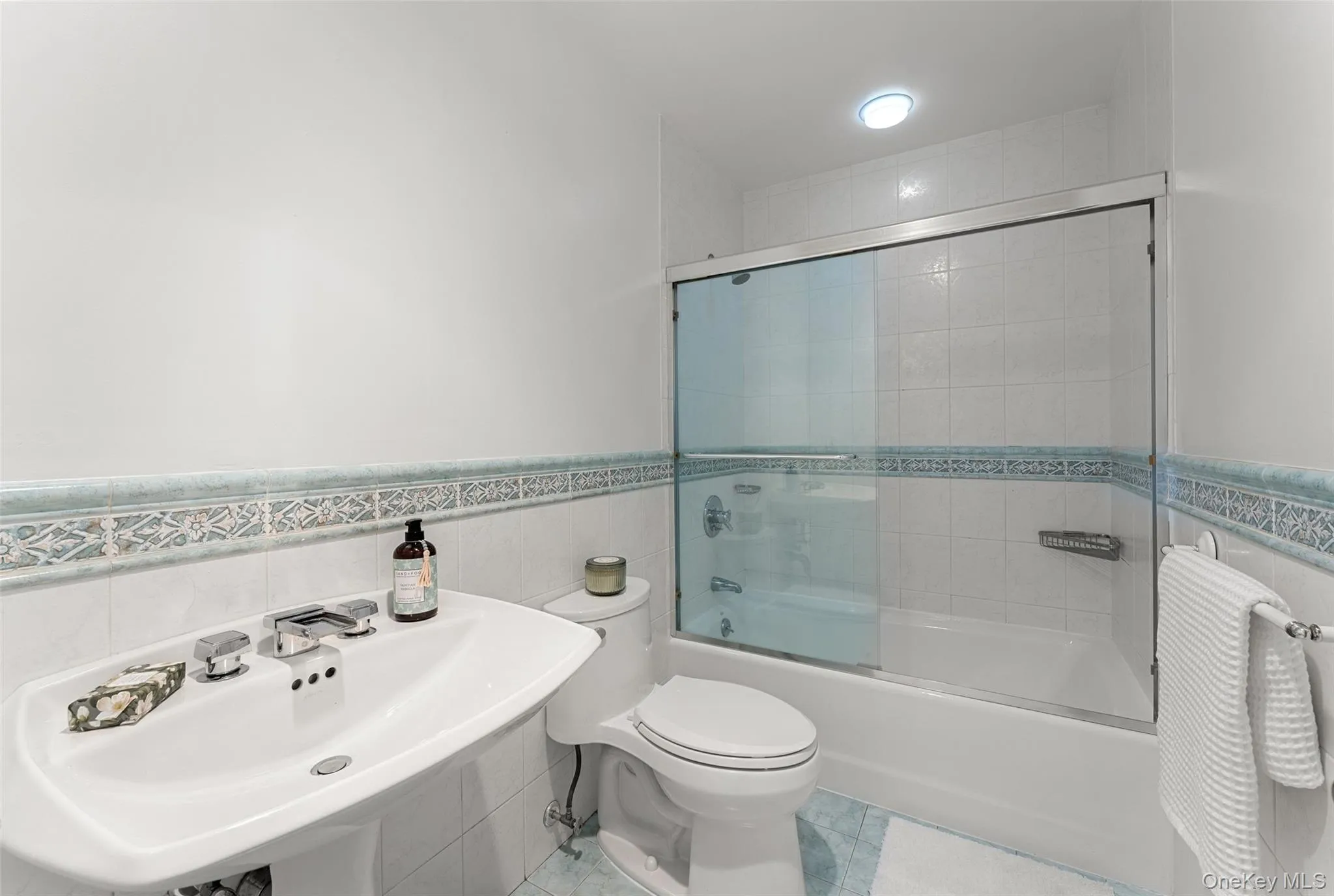 78 Bradley Road, Eastchester, NY, 4 Bedrooms Bedrooms, 10 Rooms Rooms,3 BathroomsBathrooms,Residential,For Rent,Bradley,0,KEY1014023 78 Bradley Road, Eastchester, NY, 4 Bedrooms Bedrooms, 10 Rooms Rooms,3 BathroomsBathrooms,Residential,For Rent,Bradley,0,KEY1014023